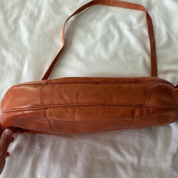 Vintage Gloria Vanderbilt Tan Slouch Shoulder Crossbody Bag Scarf Boho Western - Picture 13 of 17
